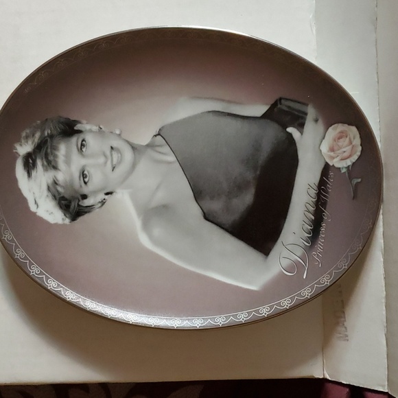 Bradford Exchange Potraits of Diana collection plate. - Picture 4 of 4